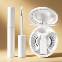 Delicate Black magnetic lashes with storage case